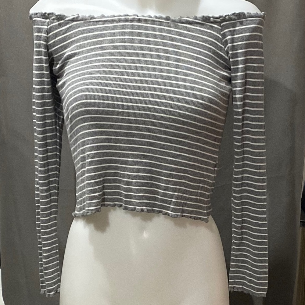 Garage off the shoulder long sleeved crop